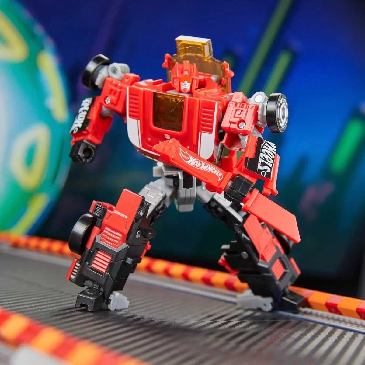 Hasbro Transformers Collaborative x Hot Wheels Deluxe Class GT-Scorcher 5 Inch Action Figure